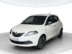 Bianco neve Usata 2024 Lancia Ypsilon Due volumi | 15.500 € (Cara)