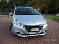 Grigio Usata 2013 Peugeot 208 Active Due volumi | 6000 € (Buon prezzo)