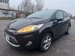 Nero Usata 2010 Ford Fiesta Titanium Tre volumi | 4500 € (Buon prezzo)