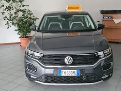 Grigio(met.) Usata 2018 VW T-Roc Advance SUV | 20.300 € (Cara)