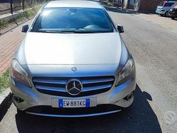 Grigio Usata 2014 Mercedes A180 Tre volumi | 9500 € (Buon prezzo)