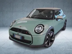 Verde / pastello Usata 2024 Mini Cooper S Classic Due volumi | 32.600 €