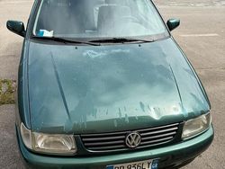 Verde Usata 1999 VW Polo Tre volumi | 1000 €