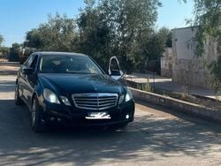 Blu Usata 2009 Mercedes E220 Tre volumi | 9500 € (Buon prezzo)