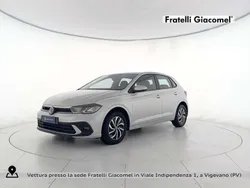 Reflex silver metallizzato Usata 2024 VW Polo Life Tre volumi | 19.900 € (Ottimo prezzo)