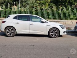 Bianco Usata 2017 Renault Mégane IV Bose Edition Tre volumi | 11.800 € (Molto cara)