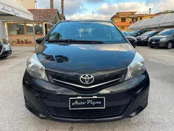 Nero Usata 2013 Toyota Yaris Lounge Tre volumi | 6900 € (Buon prezzo)