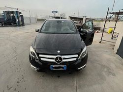 Nero Usata 2012 Mercedes 200 Premium Tre volumi | 10.999 €