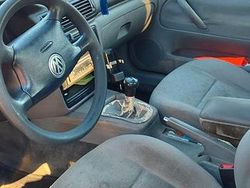 Verde Usata 2004 VW Passat Station wagon | 1500 €