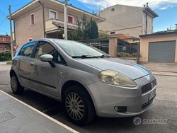 Grigio Usata 2009 Fiat Grande Punto Due volumi | 3200 € (Cara)