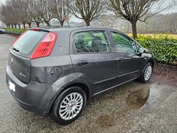 Nero Usata 2009 Fiat Grande Punto Due volumi | 2550 € (Buon prezzo)