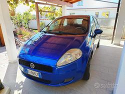 Blu Usata 2011 Fiat Punto Tre volumi | 4000 € (Buon prezzo)