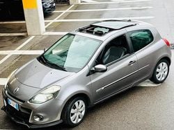 Grigio Usata 2009 Renault Clio II Luxe Tre volumi | 3925 € (Buon prezzo)