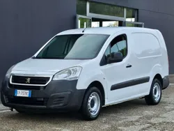 Bianco Usata 2018 Peugeot Partner Premium Monovolume | 11.300 € (Buon prezzo)