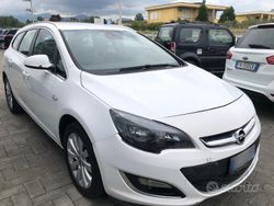 Bianco Usata 2015 Opel Astra S Station wagon | 4900 € (Buon prezzo)