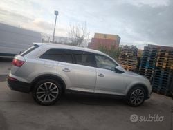Grigio Usata 2017 Audi Q7 Sport SUV | 29.990 € (Buon prezzo)