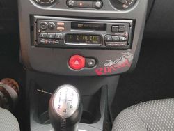 Nero Usata 2007 Renault Clio III Rip Curl Tre volumi | 3800 € (Buon prezzo)