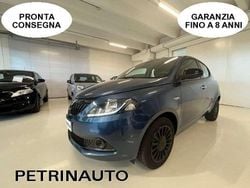 270 blu elegante met Usata 2023 Lancia Ypsilon Silver Due volumi | 11.990 € (Buon prezzo)