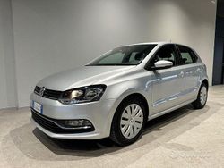 Grigio Usata 2017 VW Polo Comfortline Tre volumi | 10.900 € (Buon prezzo)