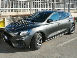 Grigio Usata 2019 Ford Focus ST-Line Tre volumi | 15.900 € (Buon prezzo)