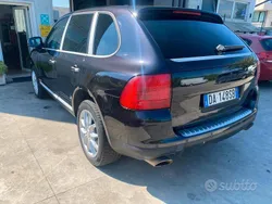Nero Usata 2006 Porsche Cayenne SUV | 8500 €