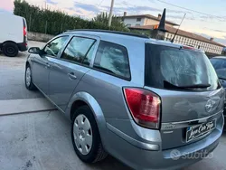 Usata 2005 Opel Astra Enjoy Station wagon | 1699 € (Buon prezzo)