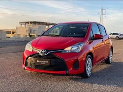 Rosso Usata 2016 Toyota Yaris Lounge Tre volumi | 10.200 € (Buon prezzo)