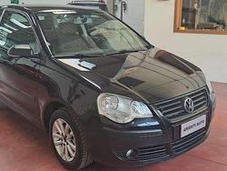 Nero Usata 2007 VW Polo Trendline Tre volumi | 4500 € (Molto cara)