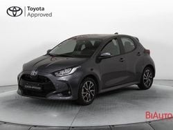 Grigio Usata 2022 Toyota Yaris Hybrid Trend Tre volumi | 18.700 € (Buon prezzo)