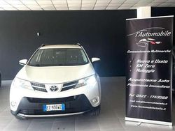 Bianco Usata 2015 Toyota RAV4 Style SUV | 13.500 € (Molto cara)
