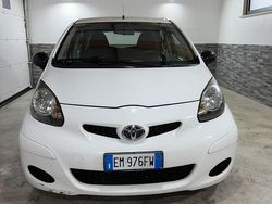 Bianco Usata 2012 Toyota Aygo Due volumi | 3200 € (Buon prezzo)