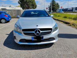 Grigio Usata 2018 Mercedes A180 Tre volumi | 14.500 € (Super prezzo)
