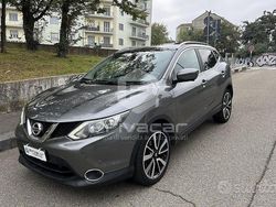 Grigio Usata 2015 Nissan Qashqai Tekna SUV | 9900 € (Buon prezzo)