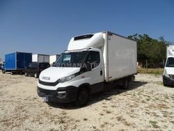 Bianco pastello Usata 2015 Iveco Daily Furgone | 13.900 €