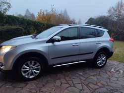 Argento Usata 2013 Toyota RAV4 Lounge SUV | 13.800 € (Cara)
