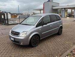 Grigio Usata 2003 Opel Meriva Monovolume | 3000 € (Molto cara)
