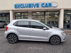 Argento Usata 2016 VW Polo Comfortline Tre volumi | 8500 € (Buon prezzo)