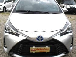 Grigio Usata 2017 Toyota Yaris Hybrid Active Tre volumi | 11.500 € (Buon prezzo)