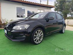 Nero Usata 2015 VW Golf VII Highline Tre volumi | 9900 € (Buon prezzo)
