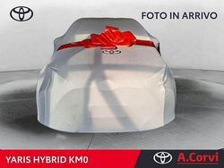 Grigio Nuova 2025 Toyota Yaris Hybrid Lounge Tre volumi | 24.950 € (Molto cara)