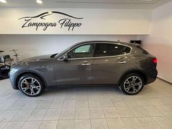 Grigio Usata 2017 Maserati Levante SUV | 27.999 € (Cara)