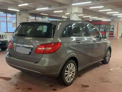 Grigio Usata 2014 Mercedes B200 Executive Monovolume | 9990 € (Buon prezzo)