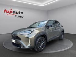 Oxide bronze & black Usata 2022 Toyota Yaris Hybrid | 21.900 € (Buon prezzo)