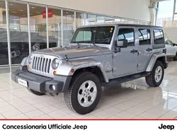 Piuargento met. Usata 2015 Jeep Wrangler Unlimited Sahara SUV | 28.990 € (Buon prezzo)