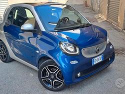 Blu/azzurro Usata 2016 Smart ForTwo Coupé Prime Due volumi | 15.000 € (Molto cara)