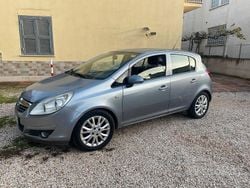 Usata 2009 Opel Corsa Tre volumi | 3300 € (Buon prezzo)