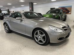 Beige Usata 2004 Mercedes SLK350 AMG Cabrio | 19.900 € (Molto cara)