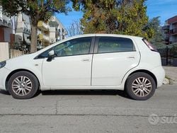Bianco Usata 2012 Fiat Punto Tre volumi | 2950 € (Buon prezzo)