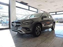 Grigio Nuova 2025 Mercedes GLA180 Advanced SUV | 42.600 € (Buon prezzo)