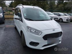 Bianco Usata 2019 Ford Tourneo Courier S Monovolume | 12.990 € (Cara)